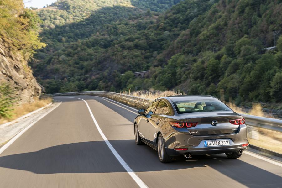  Mazda3 Skyactiv-X Sedan (BP) 2019 года  (WW) (фото 31 из 37)